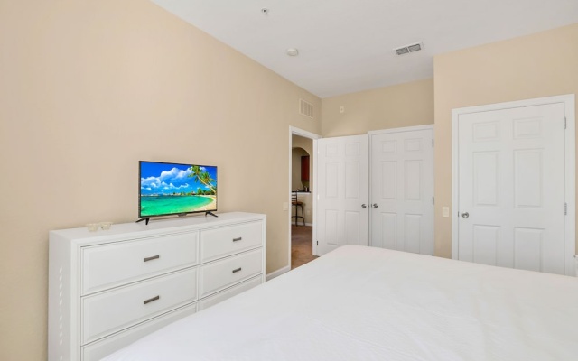4024 Breakview Drive #208