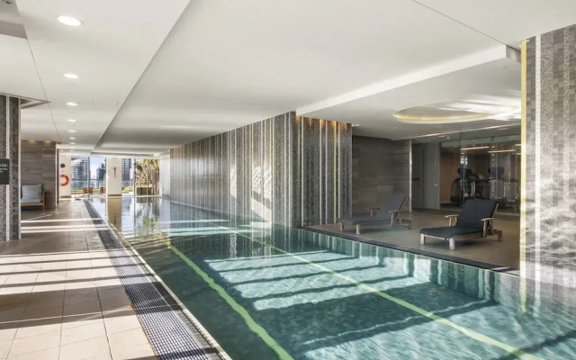 Stunning 2-bed Apartment With Water Views