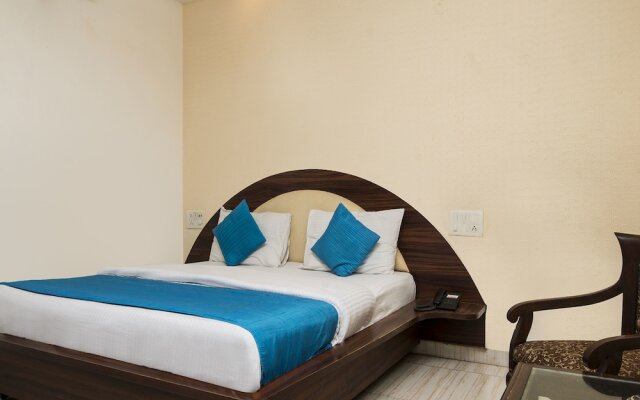 Paharganj Hotel near Railway Station вид на фасад