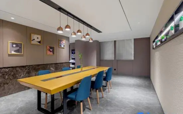 Qiushi Hotel (Urumgi International Convention andExhibition Center Branch)