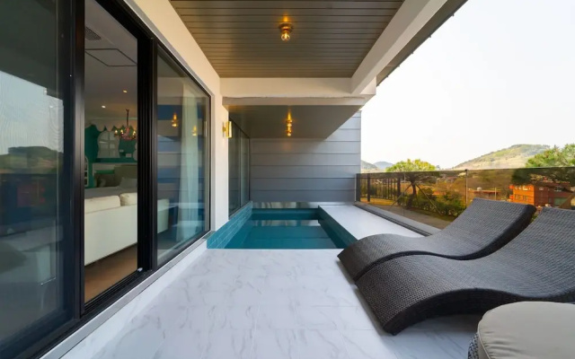 Blue Mango Pool Villa & Resort