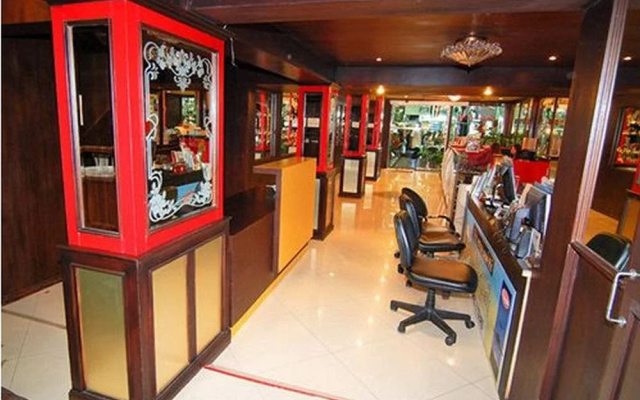 Lucky Palace Hotel