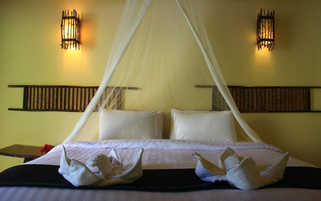 The Hub Erawan Resort