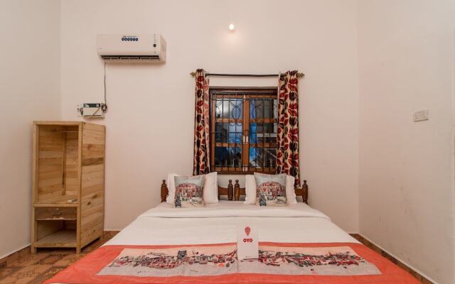 Отель OYO 10794 Calangute Гоа комната для гостей