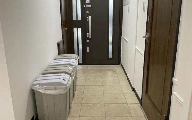 Zenibako House 1F