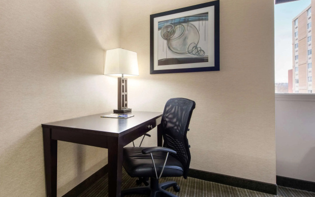 Quality Inn & Suites Charleston - Civic Center