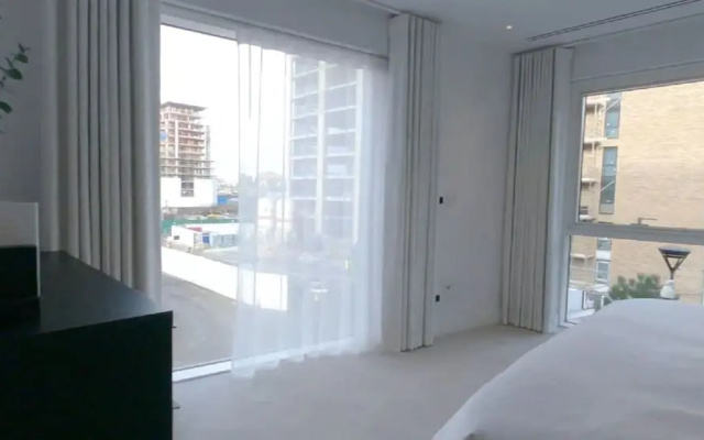 Chelsea Harbour 2-bed Apartment in London