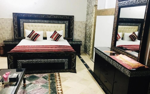 Hotel Moon Palace