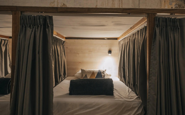 Dé Cafe & Rest House - Hostel