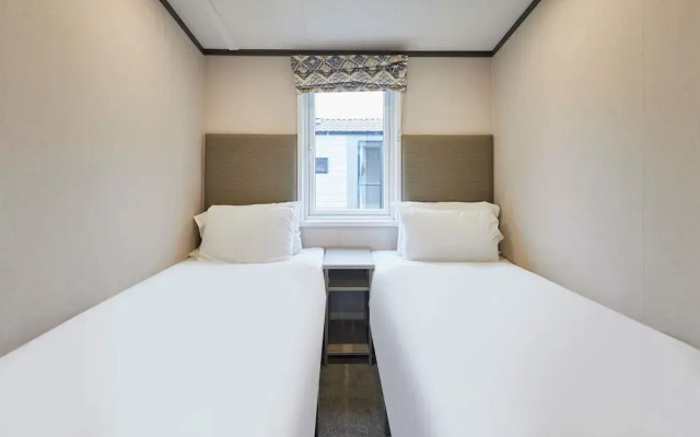 Host Stay Falconers Lodge