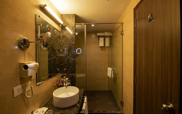 Express Inn The Business Luxury Hotel