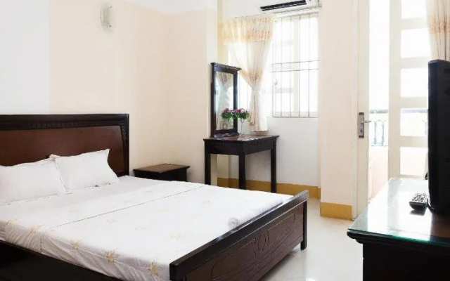 Long Chau Hotel