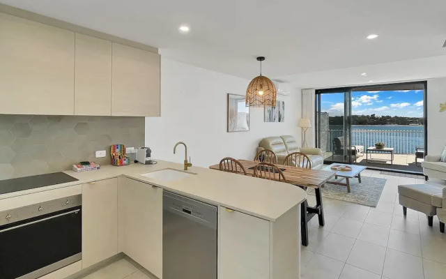 Modern 2-bedroom Apartment With Pool Access