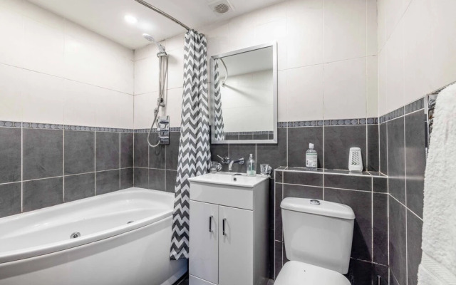 Lego Land / Windsor Castle Town Centre Sleeps 6