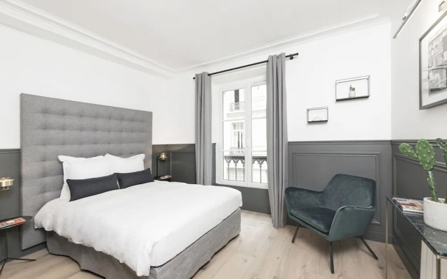Luxury 3BDR Le Louvre II by Livinparis