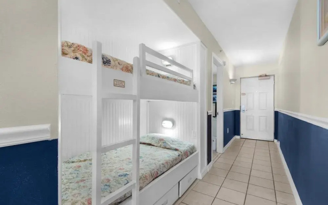 Pelican Beach 0708 1 Bedroom Condo by Pelican Beach Management