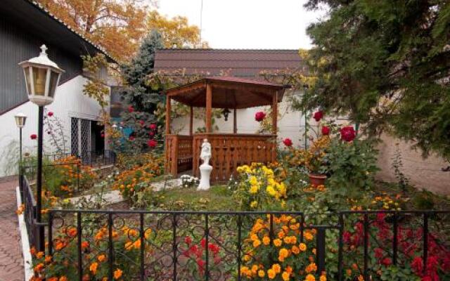 Гостиница Дворянский Украина, Днепр - отзывы, цены и фото номеров - забронировать гостиницу Дворянский онлайн вид на фасад