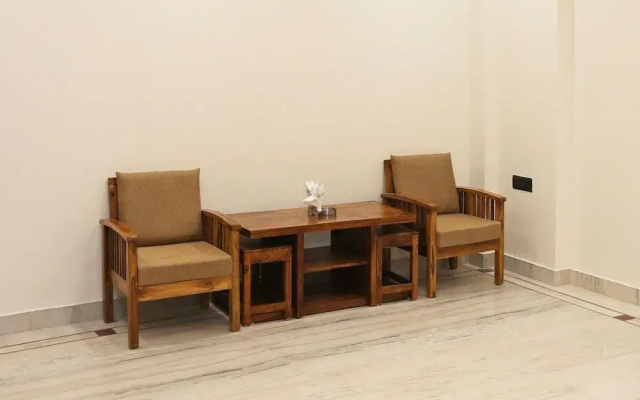 Chhavi Villa by OYO Rooms