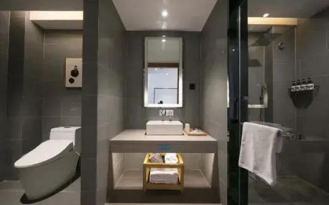 Moshe Hotel (Xihua Oriental International)