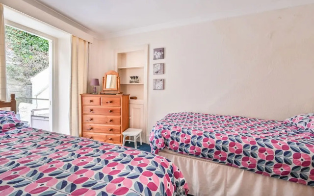 3bed Apartment Sleeps 5- Parking, Wifi, Near Beach