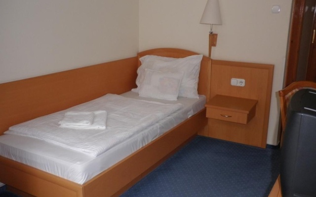 Bella Hotel