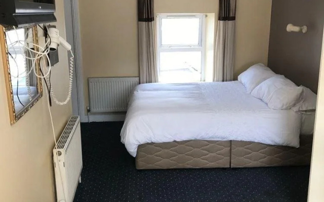 McCauls Bar & Guesthouse