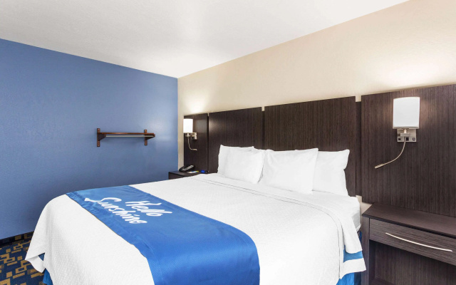 Days Inn & Suites by Wyndham East Flagstaff