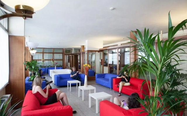Auto Park Hotel