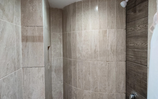 Hotel Ashly Loma Larga