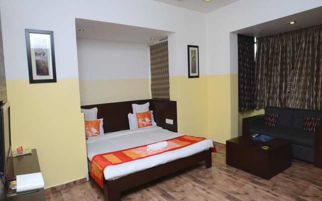 OYO 1030 Hotel Palm View Residency
