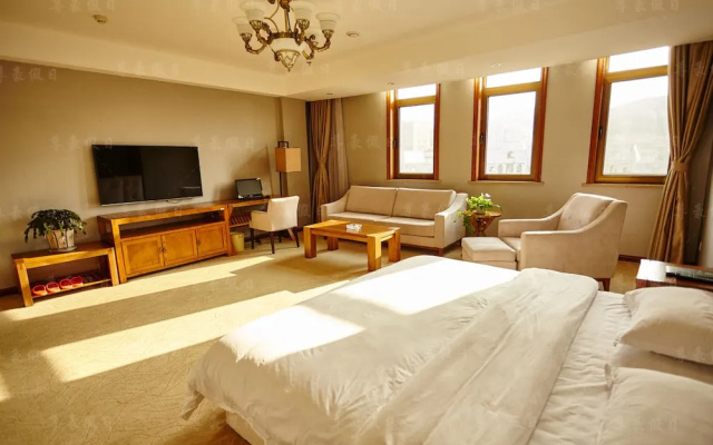 Dalian Zunhao Holiday Hotel