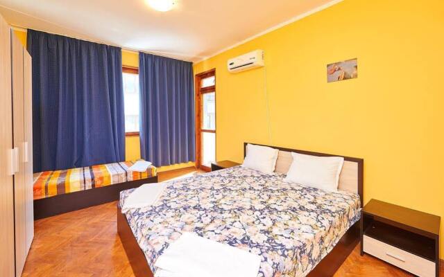 Апартаменты Todorov Apartments Поморие комната для гостей