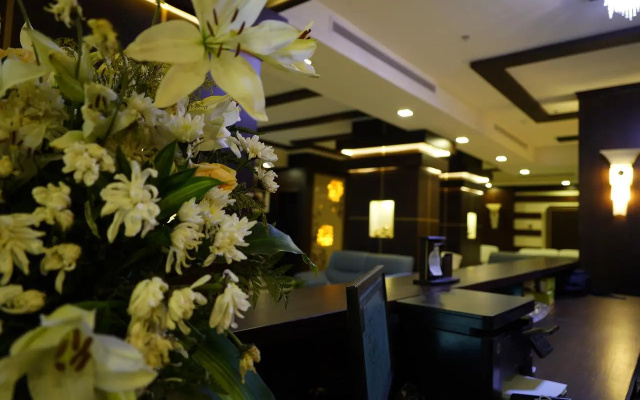 Отель Areen Palace Hotel - Al Madina Road