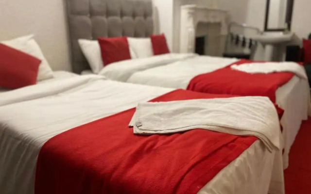 OYO Saji Hotel