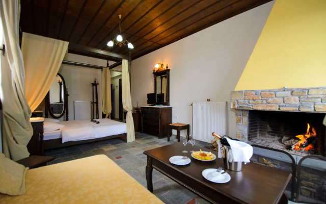 Atrapos Hotel