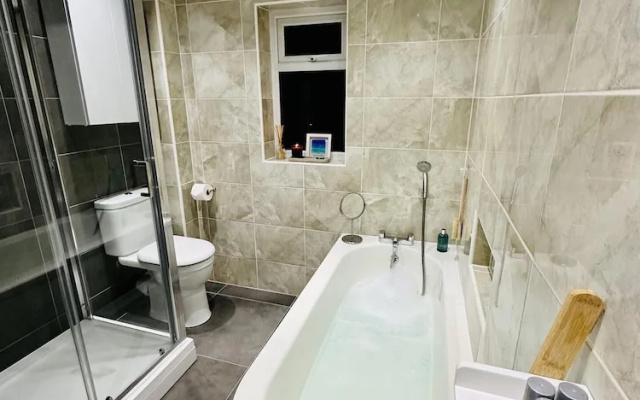 House, Pentire, Newquay, Near Beaches With Parking