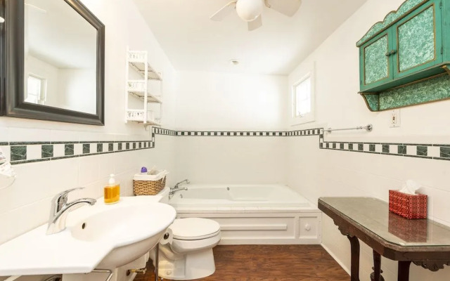 Knowles House B&B