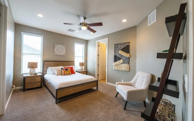 Pueblo Viejo by AvantStay | 5min Drive to Old Town - Sleeps 14