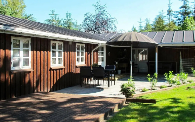 Plush Holiday Home in Storvorde With Roofed Terrace