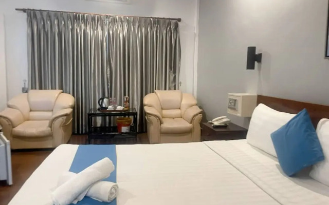 Home Town Hotel