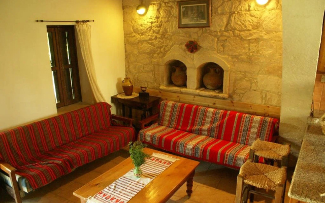 Loxandra Inn