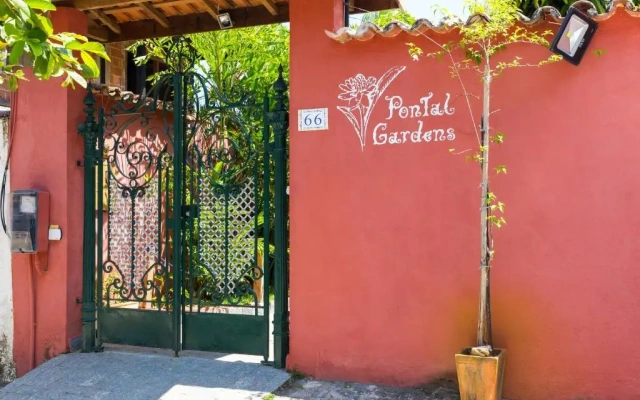 Pousada Pontal Gardens