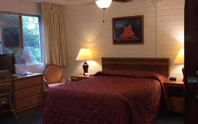 Dolphin Bay Hotel