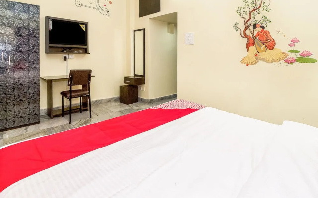 OYO 12960 Hotel Adrija