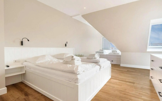 Hochwertig möblierte 2-Zimmer-Wohnung mit Balkon
