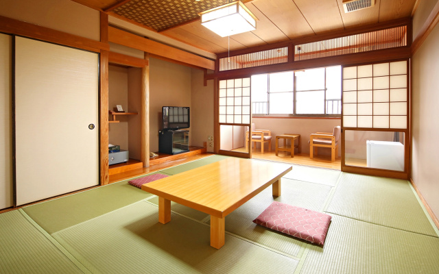 Ueki Onsen Takanoya