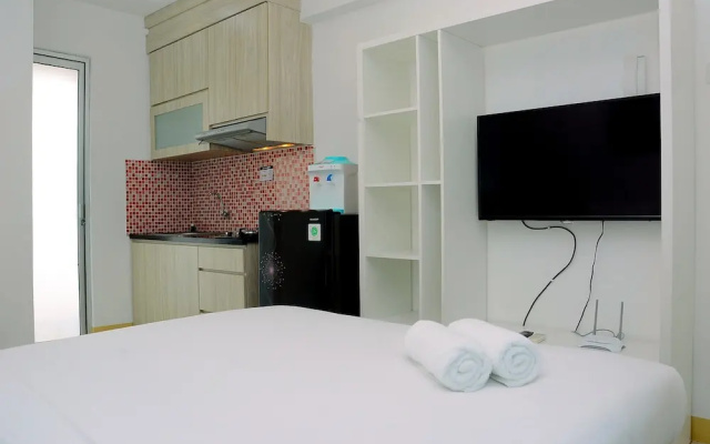 Cozy Living Studio Apartment at Bassura City