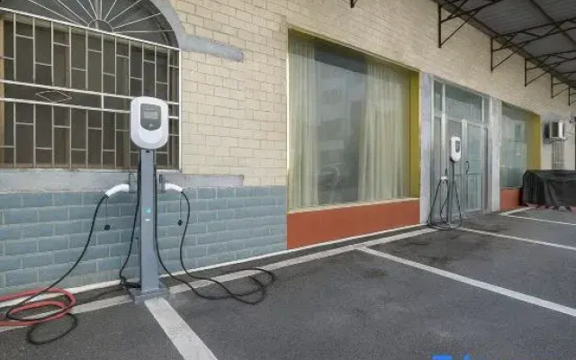 Yizhang Yiliu Town · Tanghu Wenquan Vacation Apartment