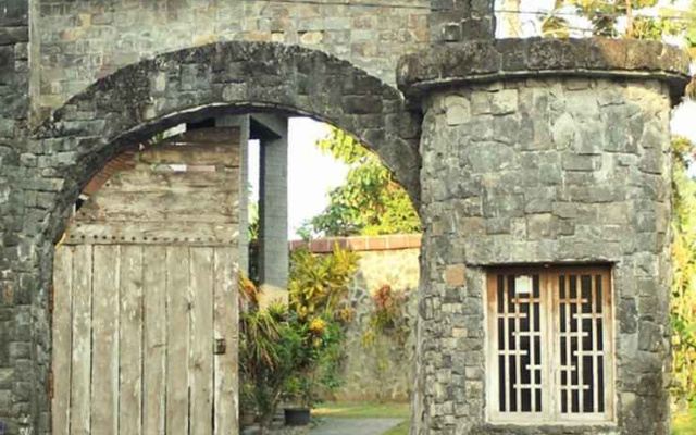 Edhost d'Castillo