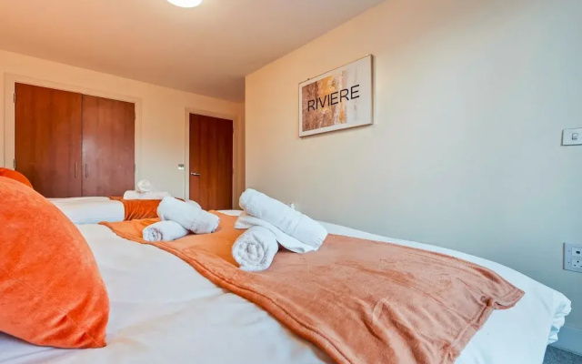 1 Bed Apartment Sleeps 5 - Balcony - Wifi & Tv